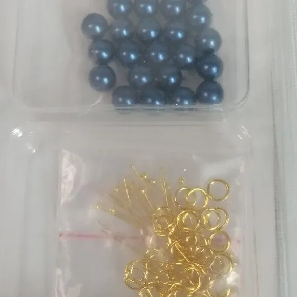 Annie's Simply Beads Kit of the Month Club Royal Coins Necklace and Earrings Set - Picture 4 of 6